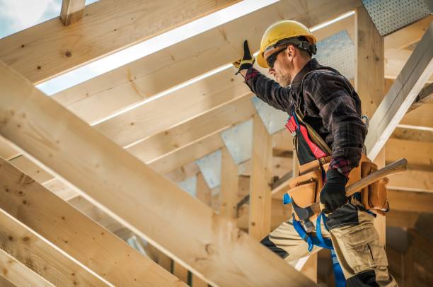 Best Flat Roof Repair Services  in Saukville, WI